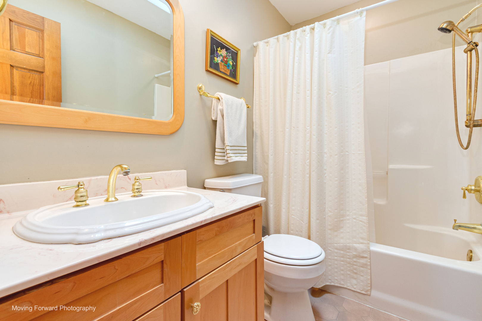 446 Roslyn Road Property Photo 24