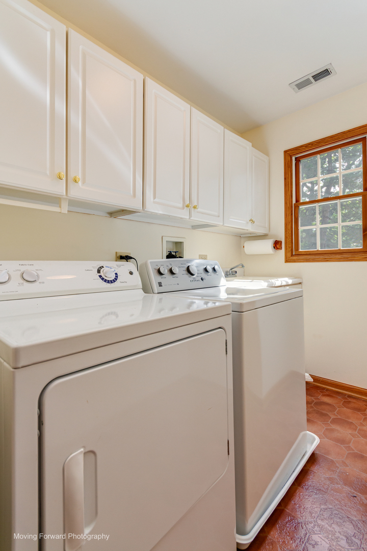 446 Roslyn Road Property Photo 25