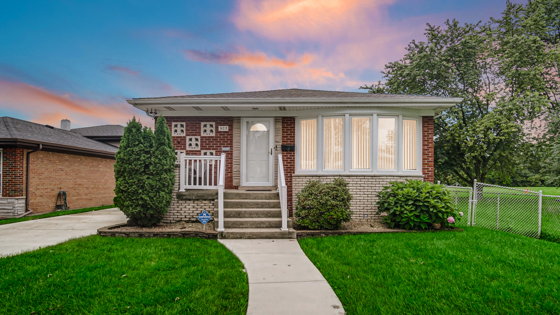923 E 158th Street