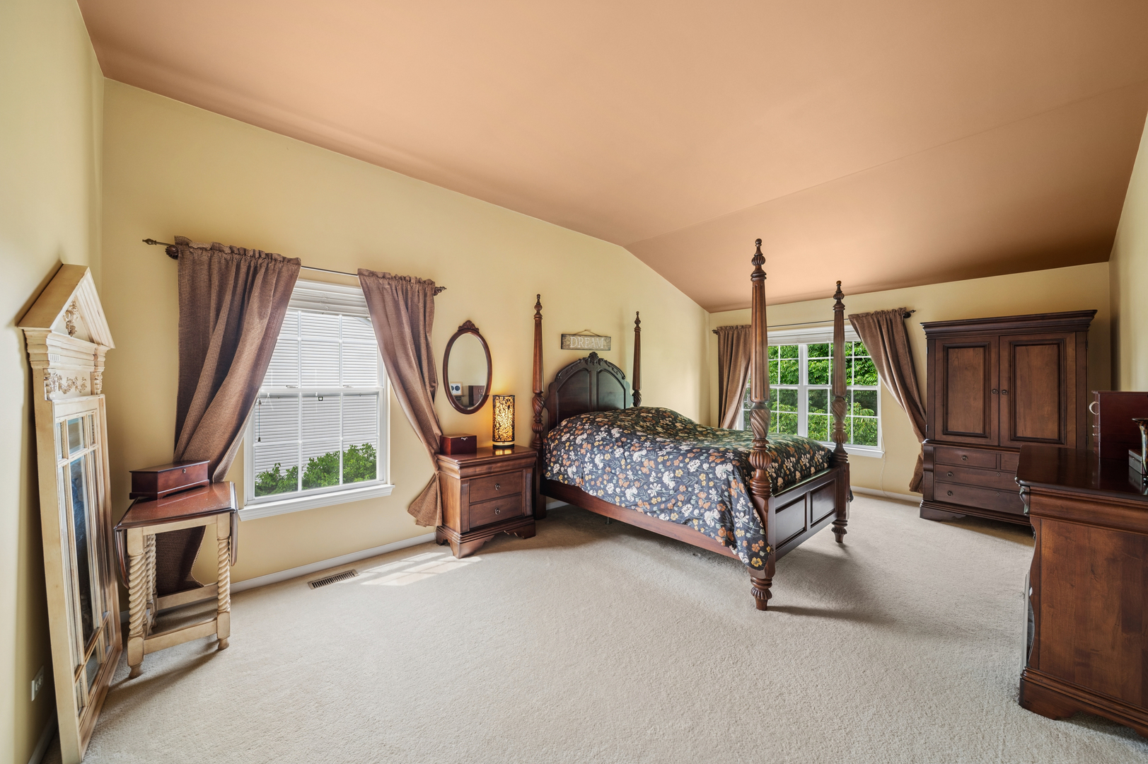 2975 Adamson Drive Property Photo 16