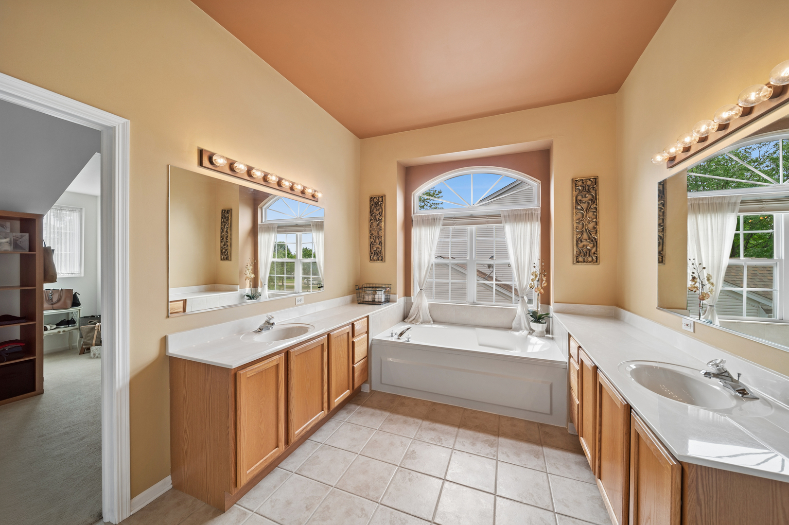 2975 Adamson Drive Property Photo 17