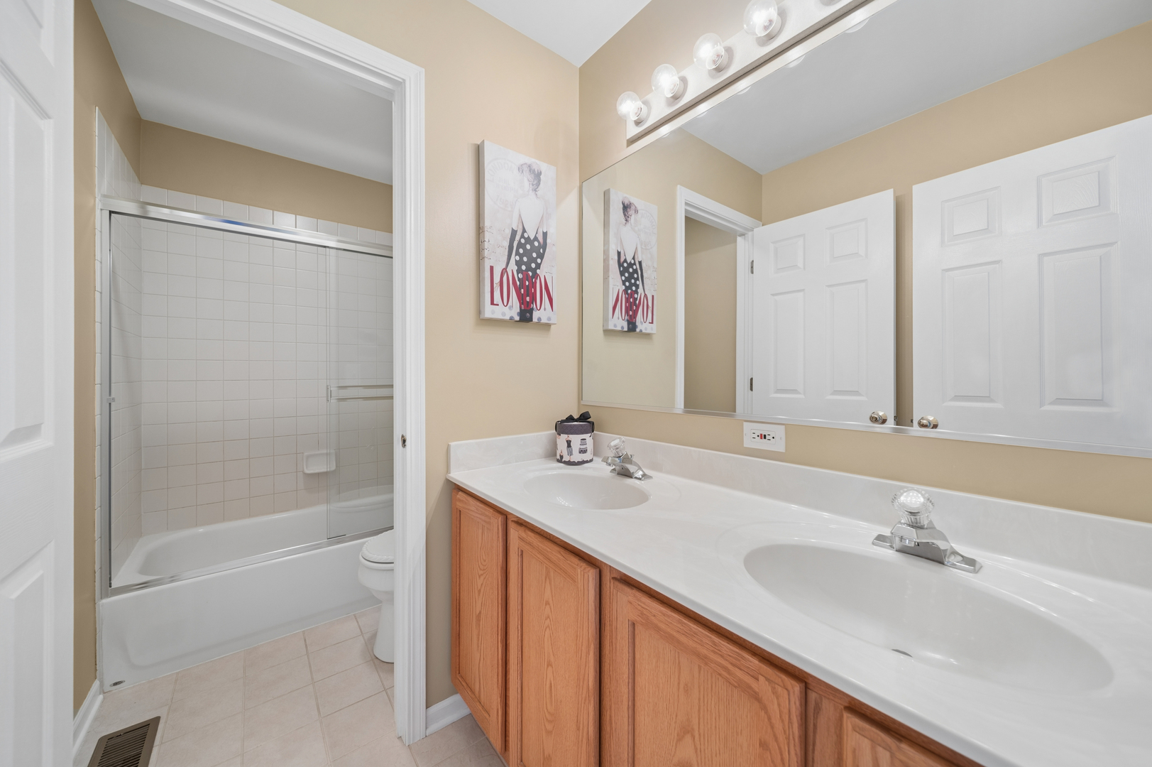 2975 Adamson Drive Property Photo 21