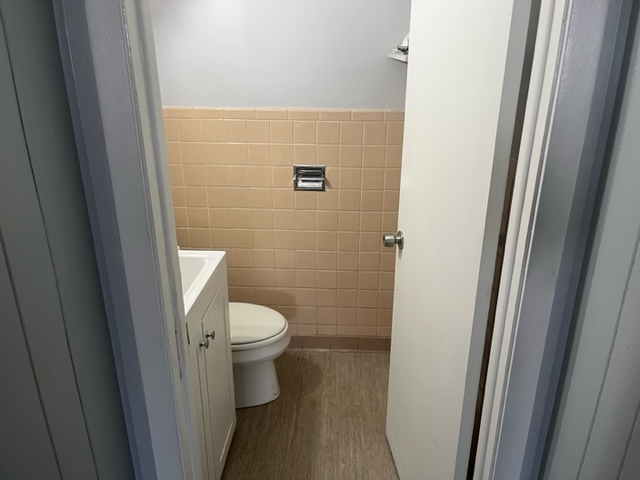 360 E North Avenue Property Photo 4