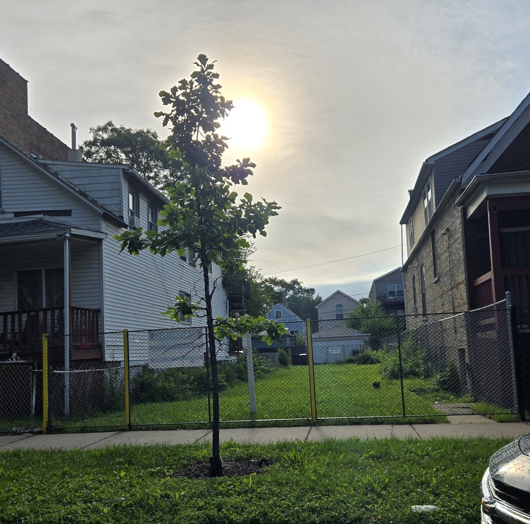 1245 S Kolin Avenue Property Photo 1