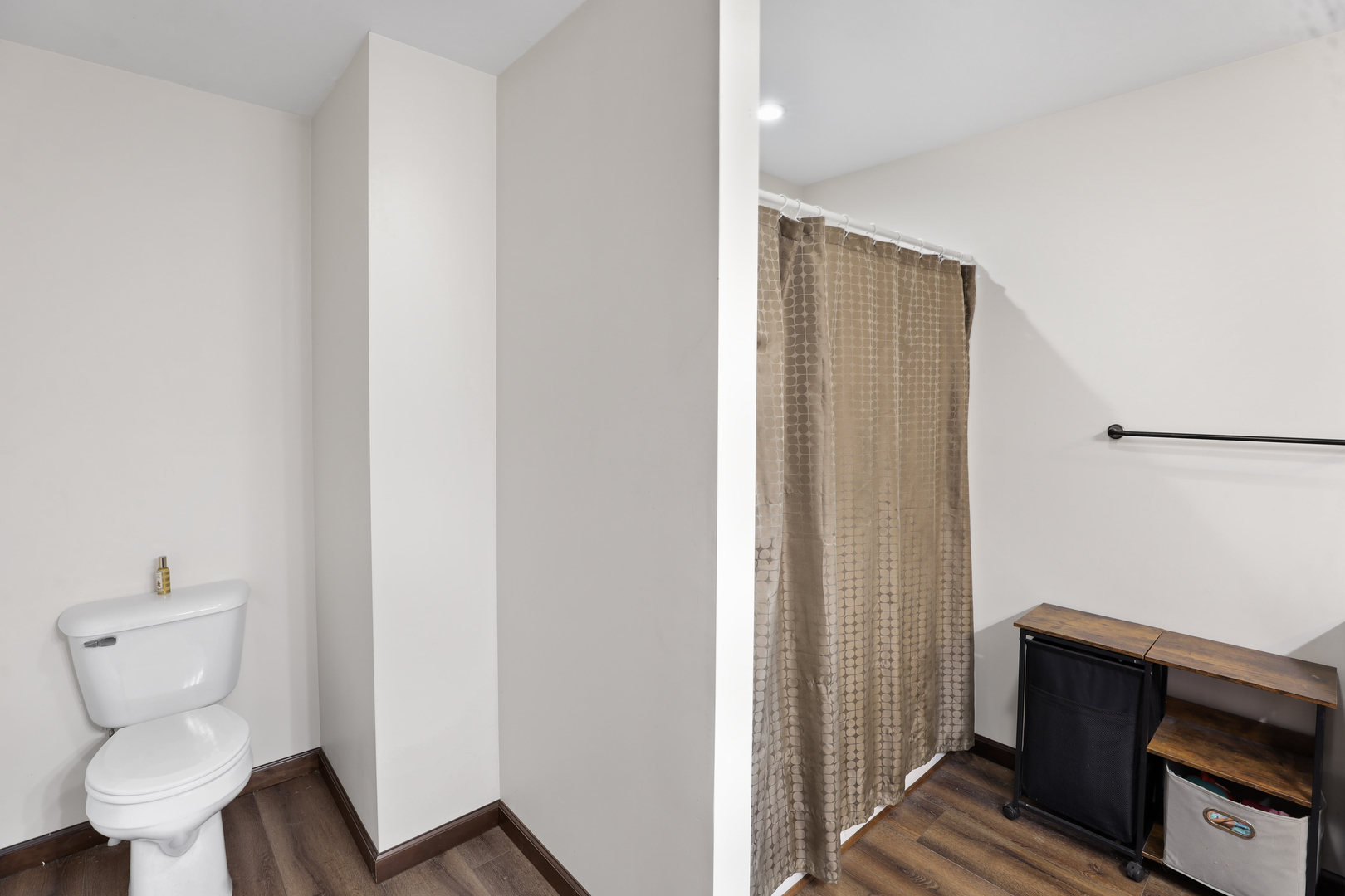204 S Henry Street Property Photo 16