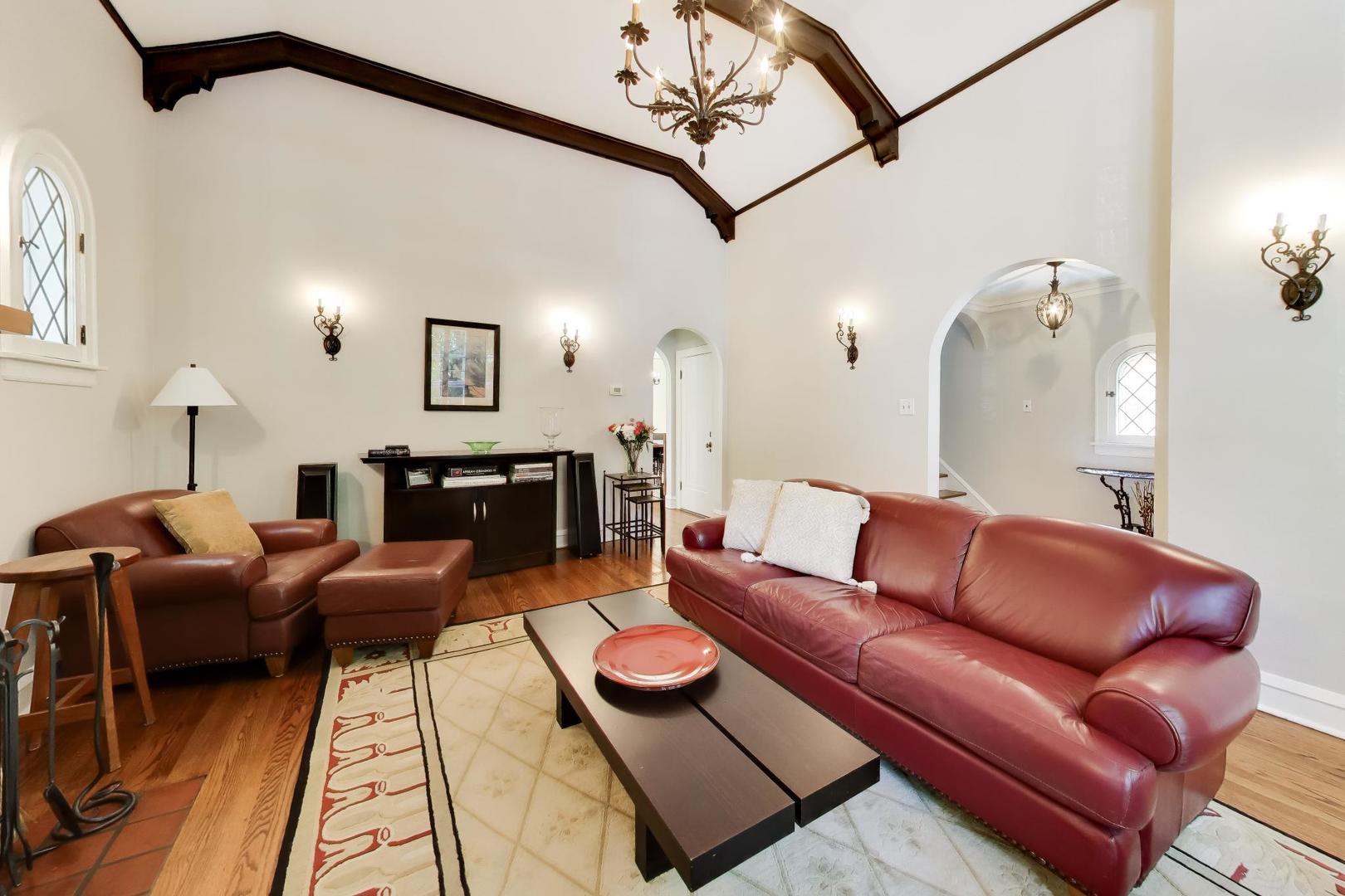 1211 Harvard Terrace Property Photo 8