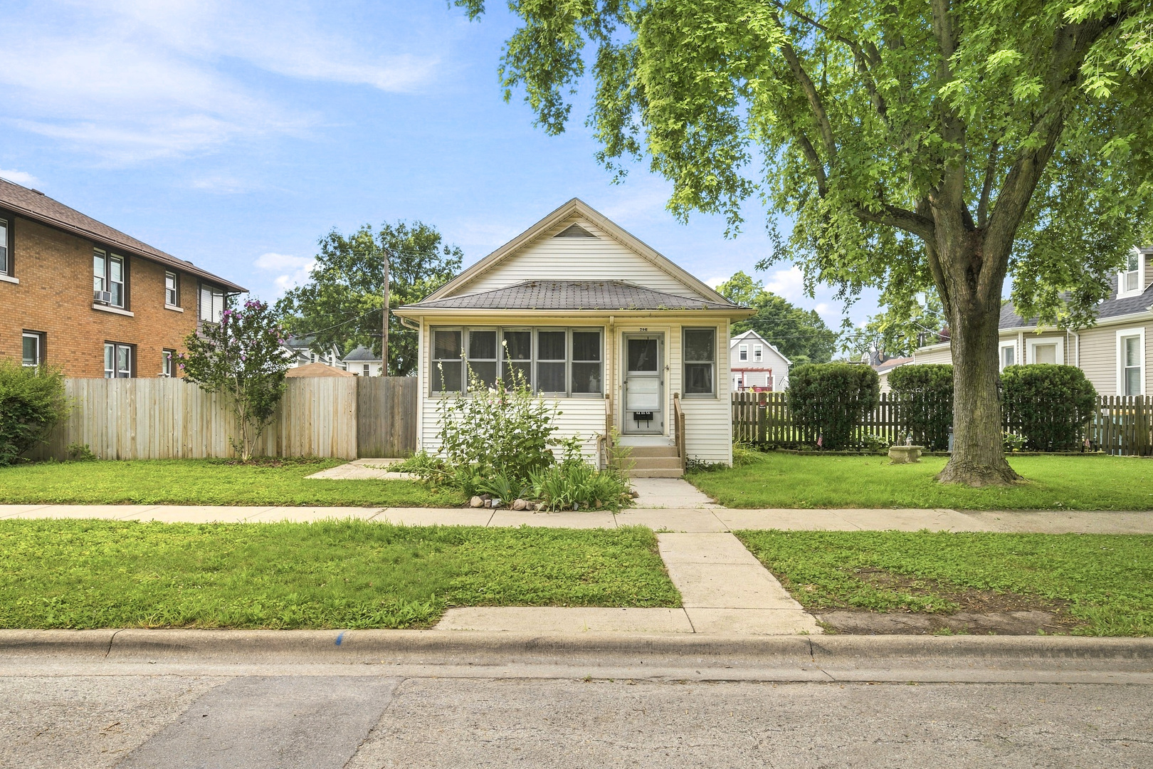 706 Campbell Street Property Photo 1