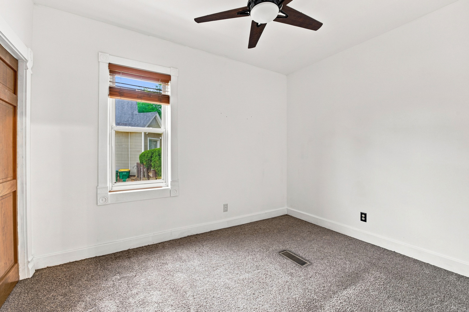 706 Campbell Street Property Photo 8