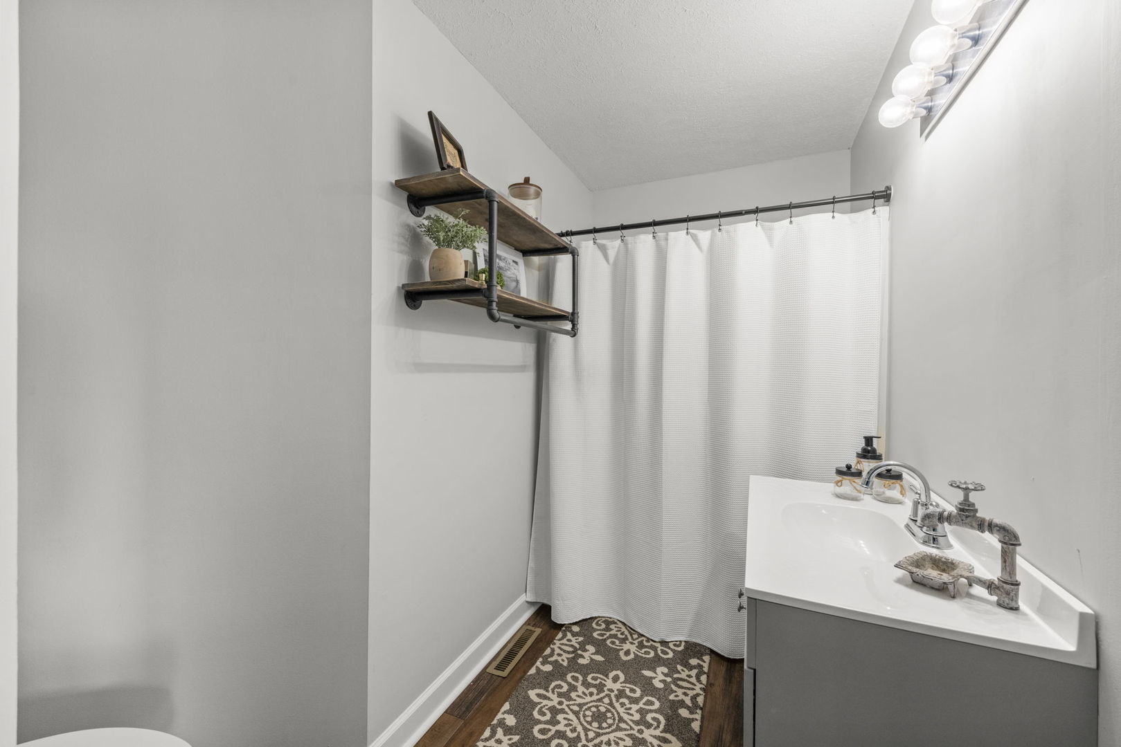 1264 Bellevue Drive Property Photo 18