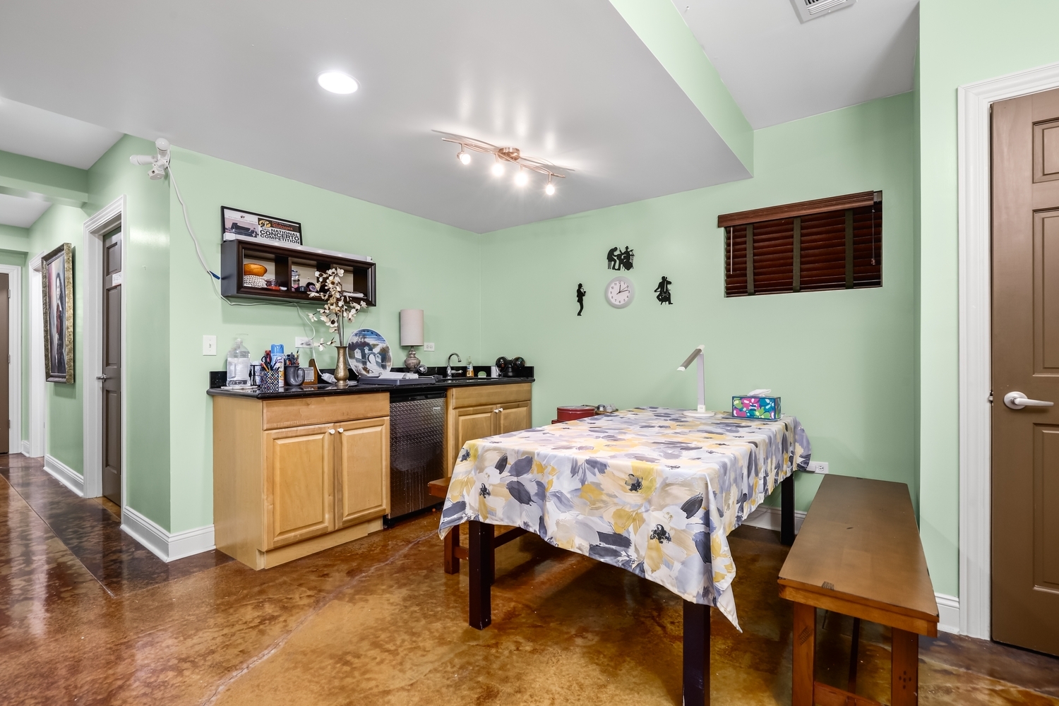 10981 Pioneer Trail Property Photo 29