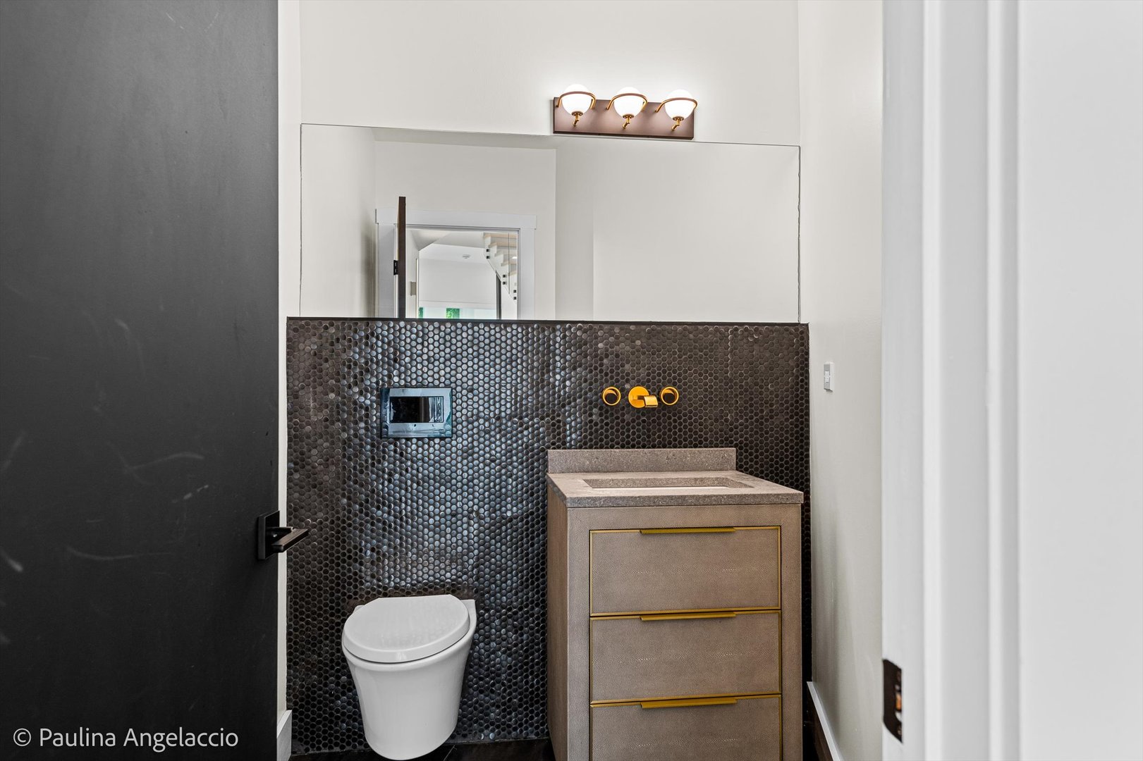 220 Astor Place Property Photo 7
