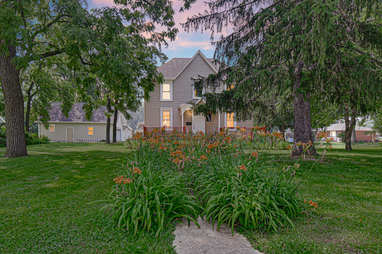 574 Herman Street Property Photo 2