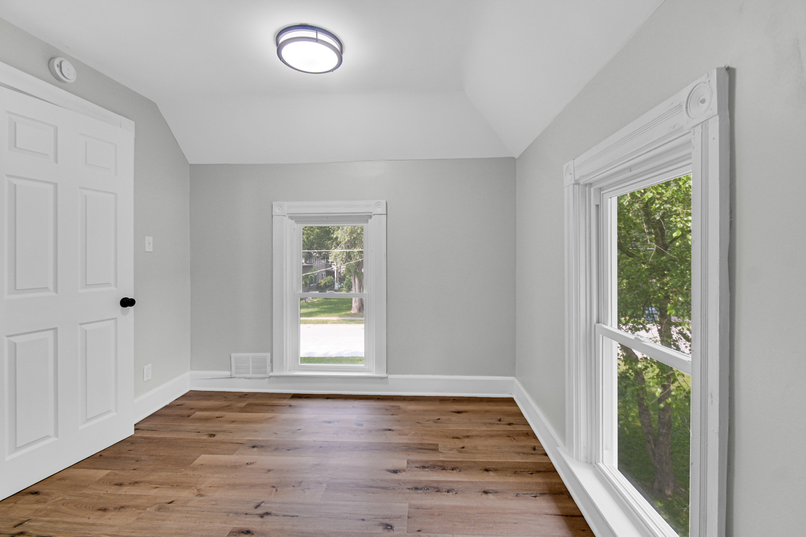574 Herman Street Property Photo 18