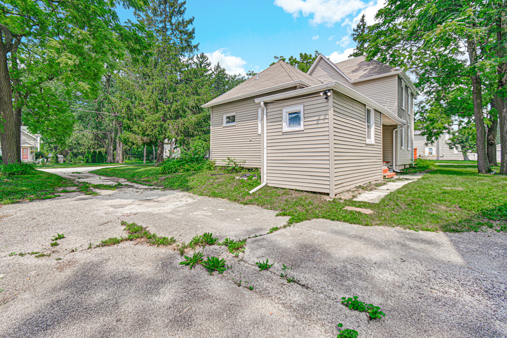 574 Herman Street Property Photo 24