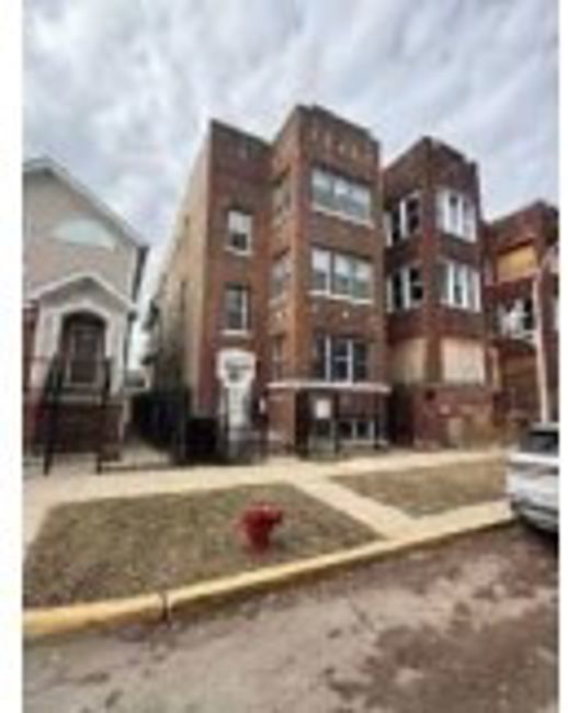 1226 S Kolin Avenue Property Photo 3