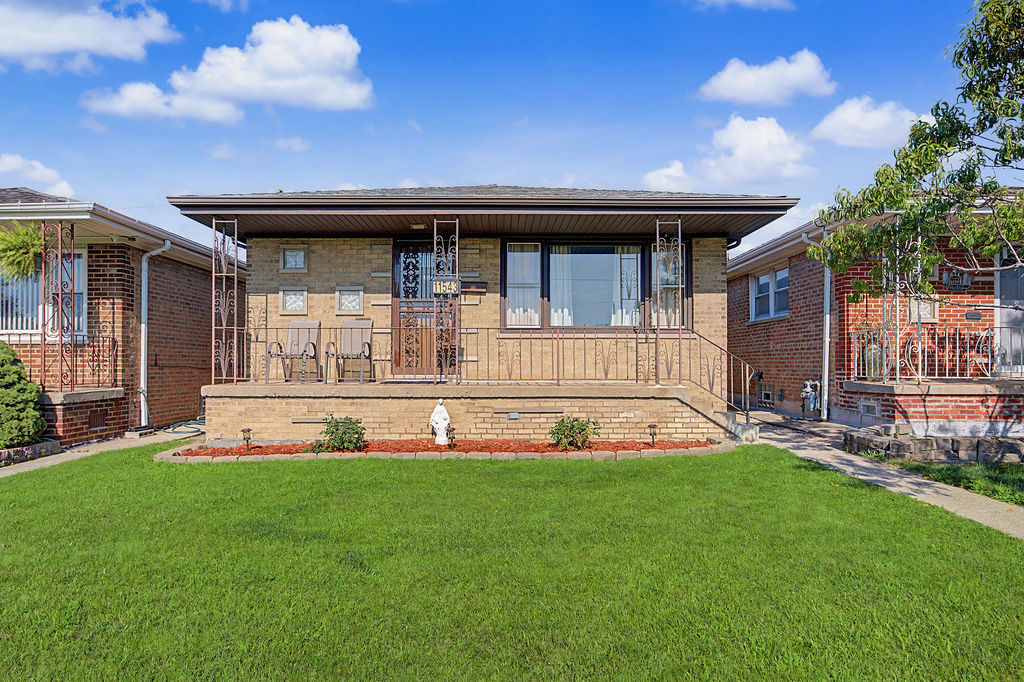 11543 S Ewing Avenue Property Photo 1