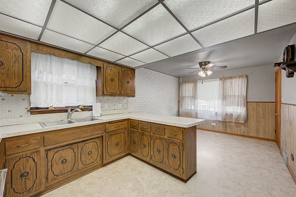 11543 S Ewing Avenue Property Photo 6