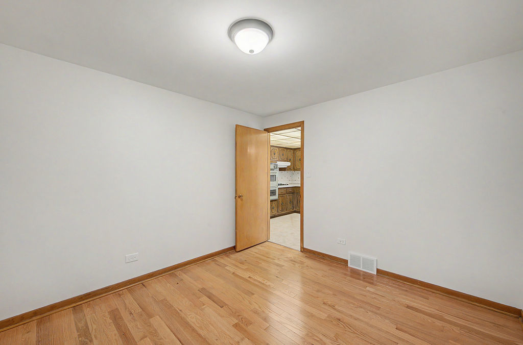 11543 S Ewing Avenue Property Photo 11