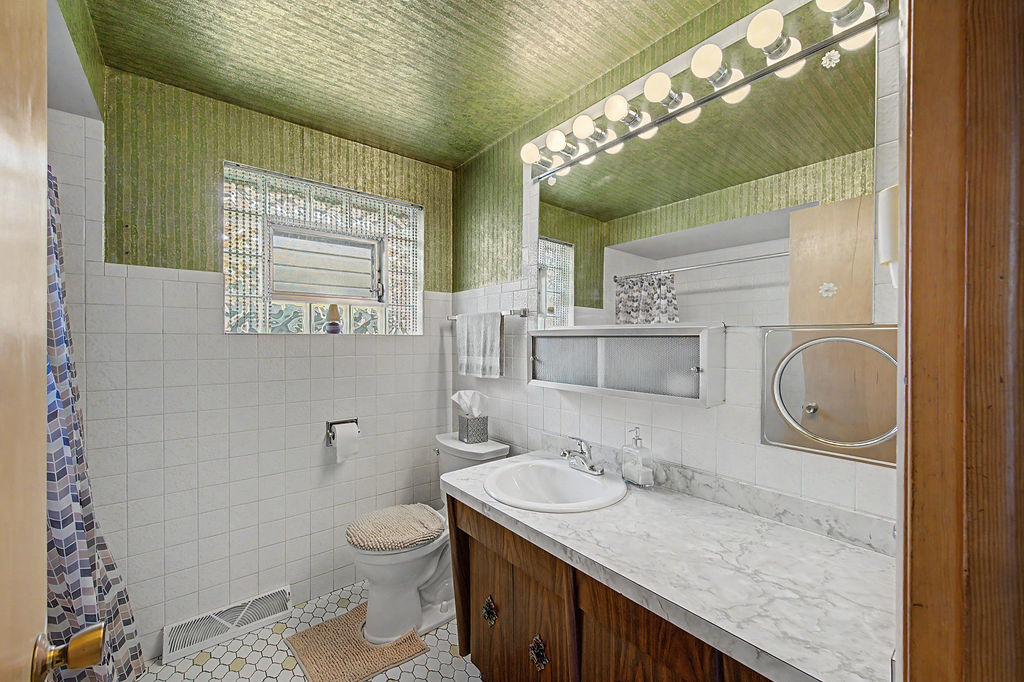 11543 S Ewing Avenue Property Photo 17