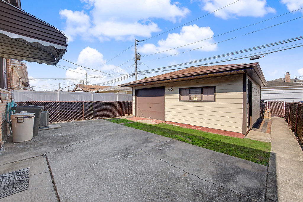 11543 S Ewing Avenue Property Photo 26