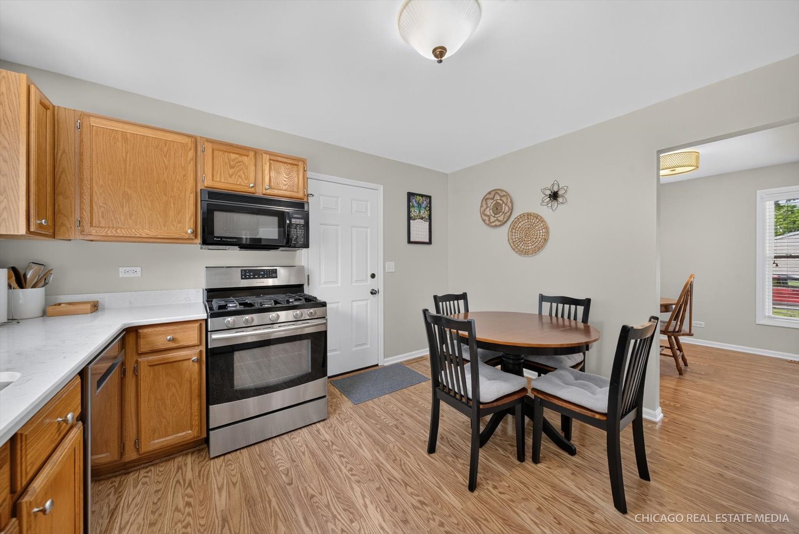 821 Chestnut Court Property Photo 3
