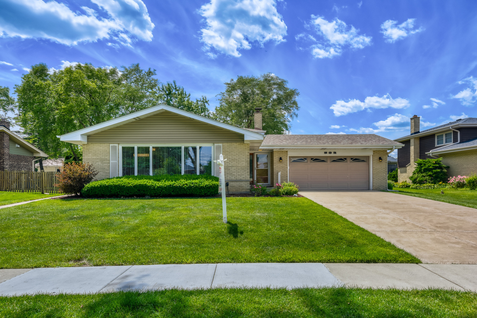 532 Summit Drive Property Photo 1