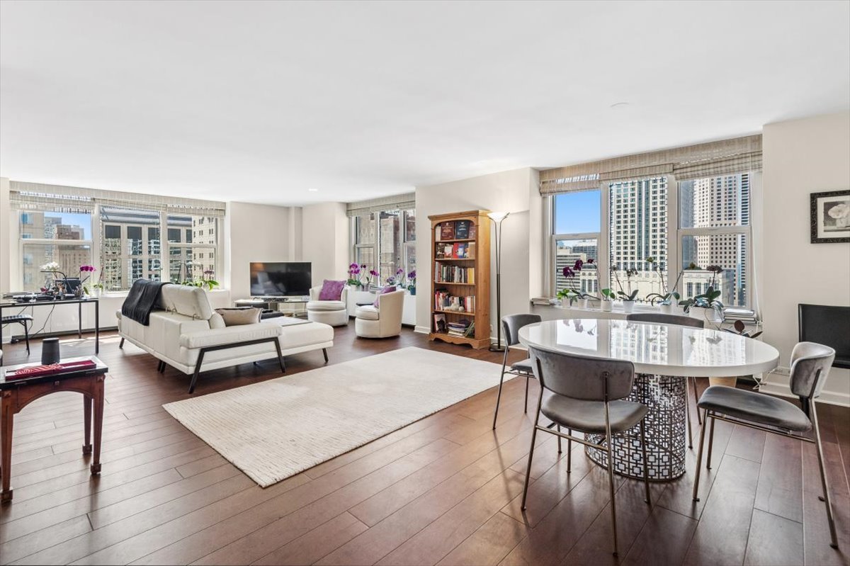 777 N Michigan Avenue 1801 Property Photo 3
