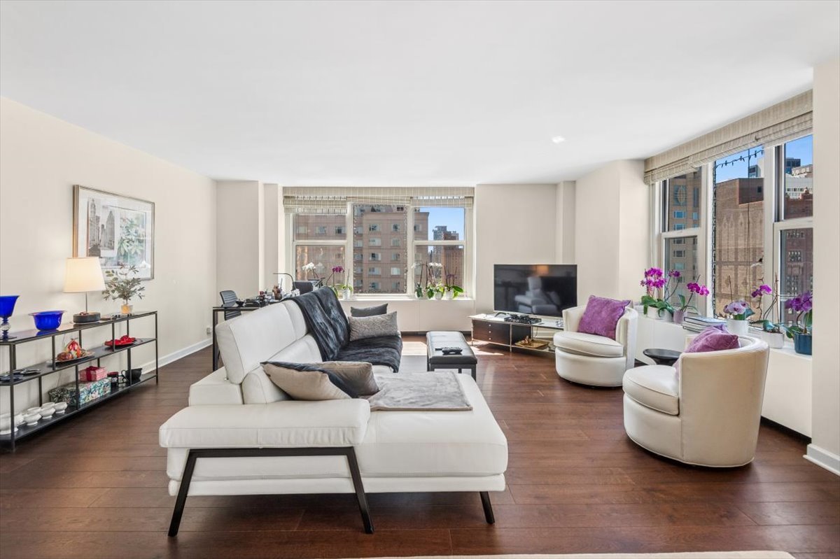 777 N Michigan Avenue 1801 Property Photo 4
