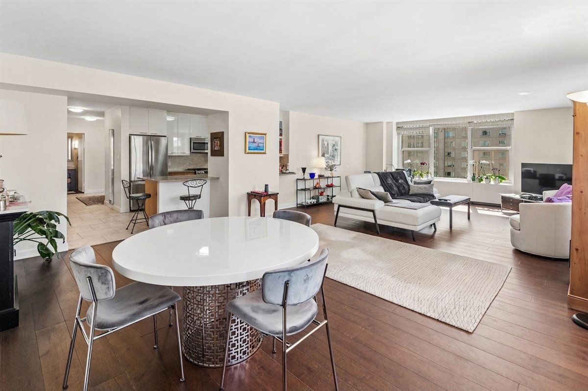 777 N Michigan Avenue 1801 Property Photo 7