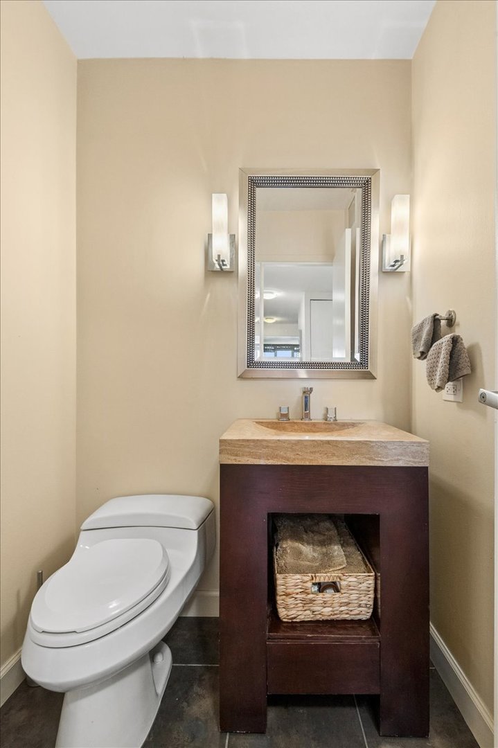 777 N Michigan Avenue 1801 Property Photo 16