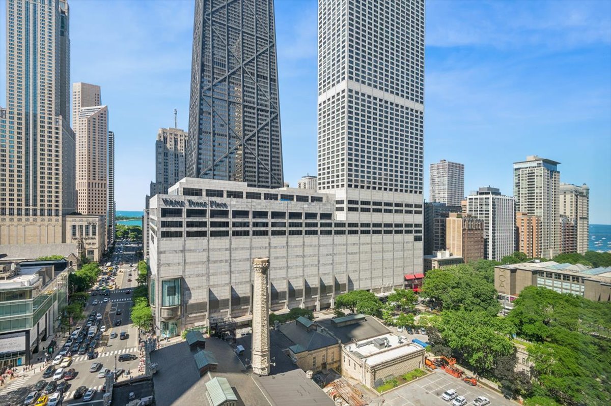 777 N Michigan Avenue 1801 Property Photo 19