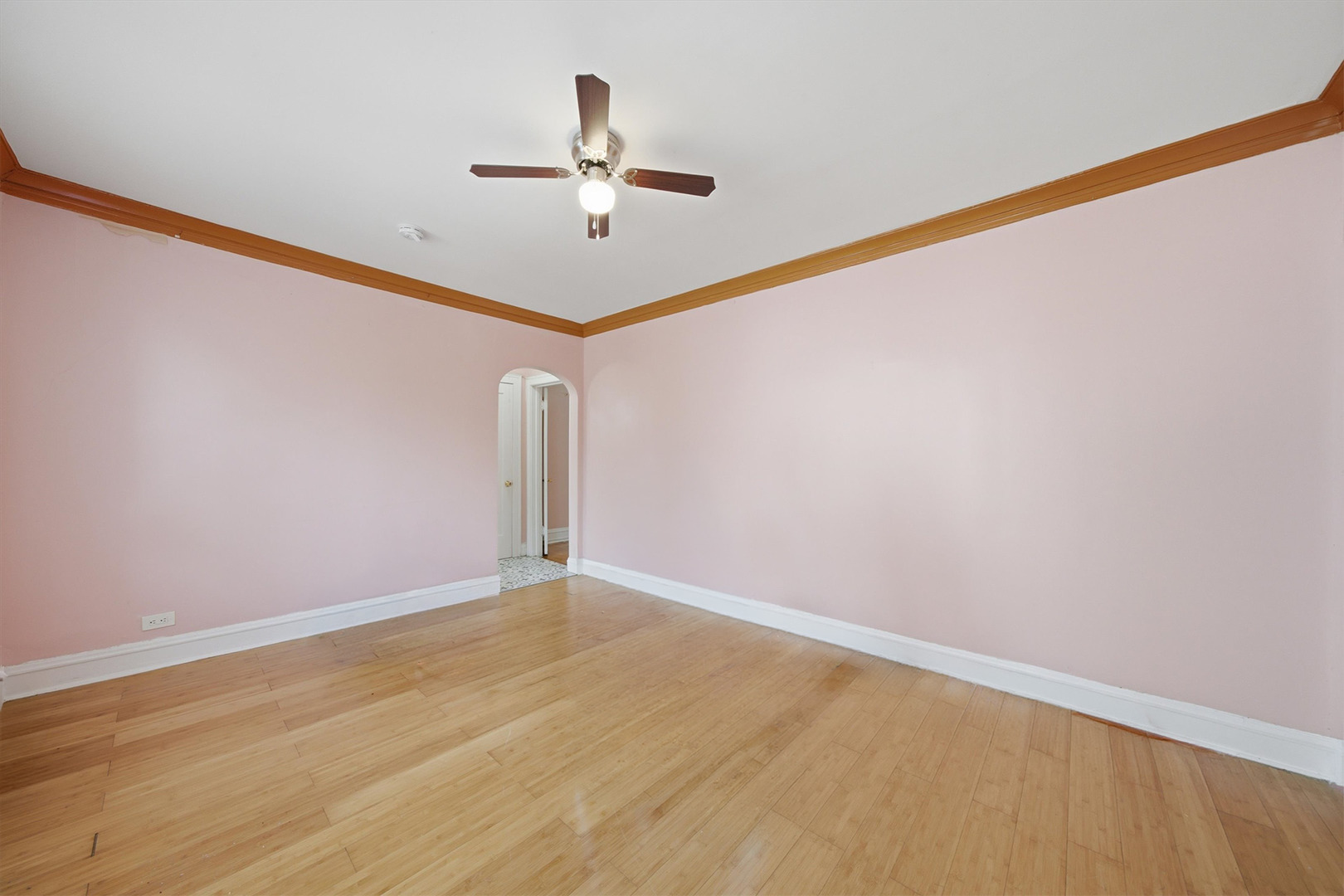 6316 N Artesian Avenue 102 Property Photo 5