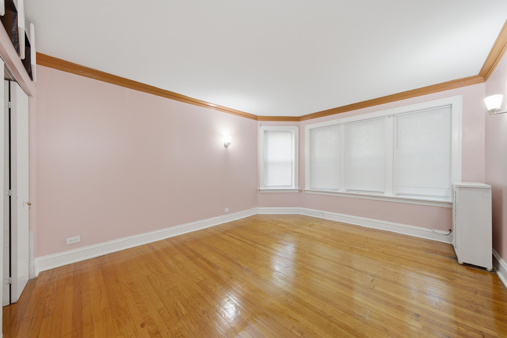 6316 N Artesian Avenue 102 Property Photo 10