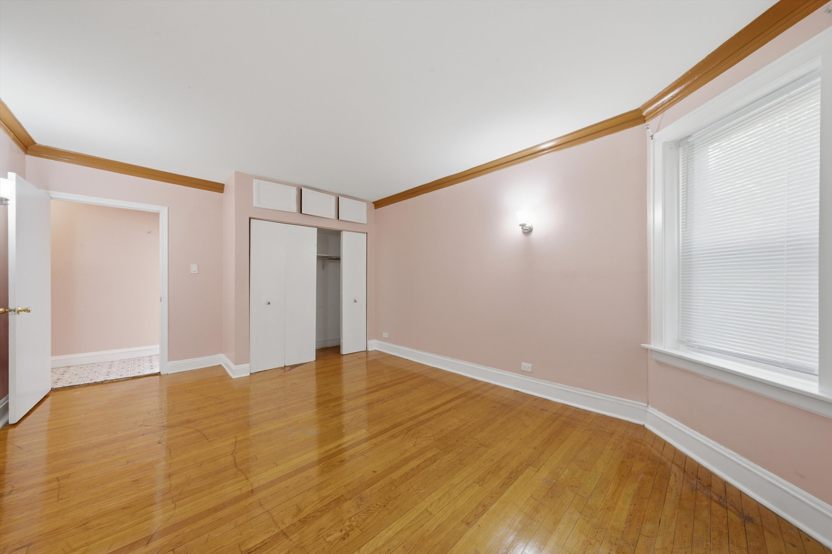 6316 N Artesian Avenue 102 Property Photo 11