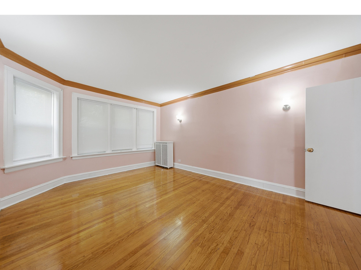 6316 N Artesian Avenue 102 Property Photo 13