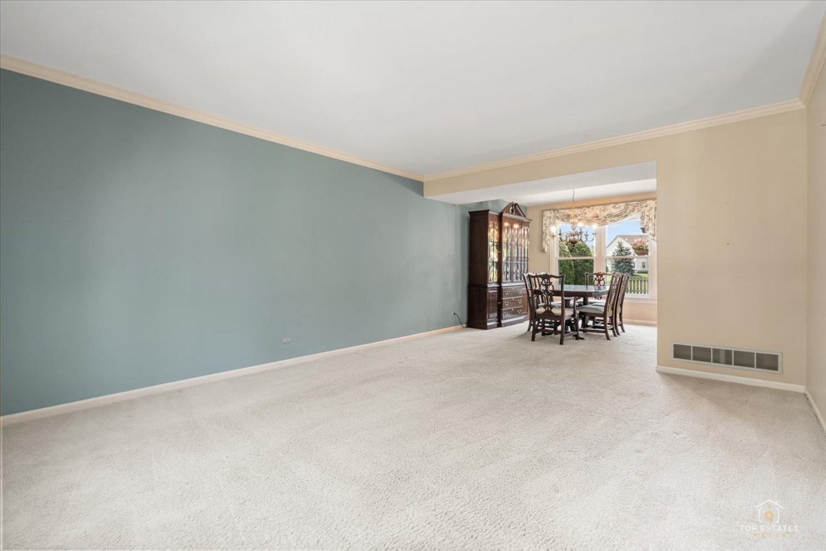 1875 Hawk Lane Property Photo 4