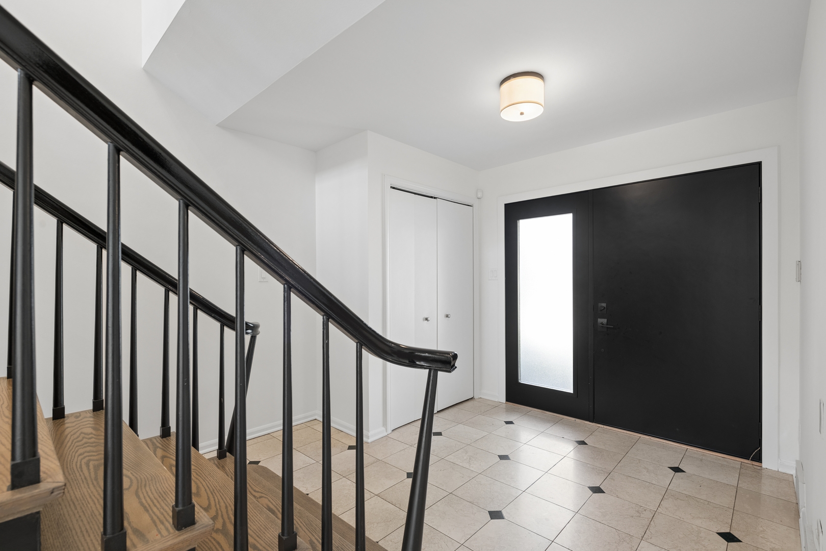 1329 Lathrop Avenue Property Photo 4