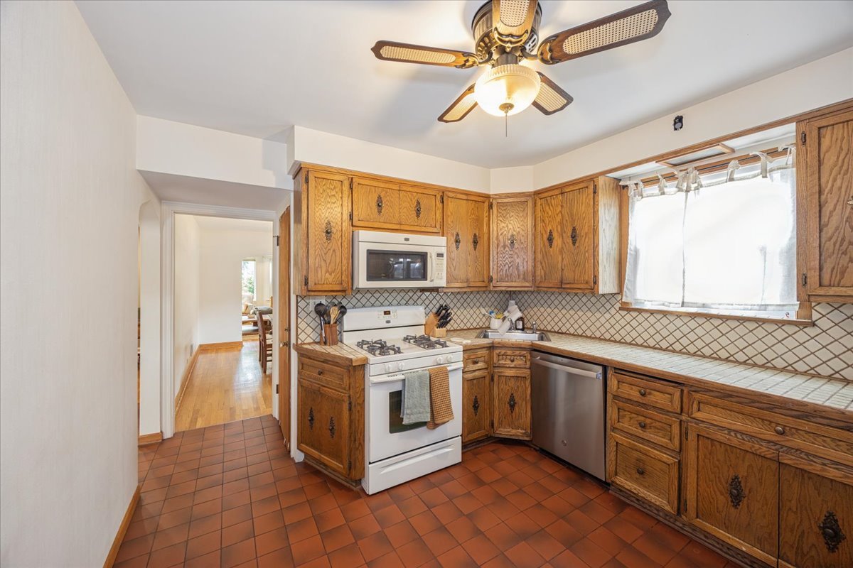 6404 33rd Street Property Photo 7