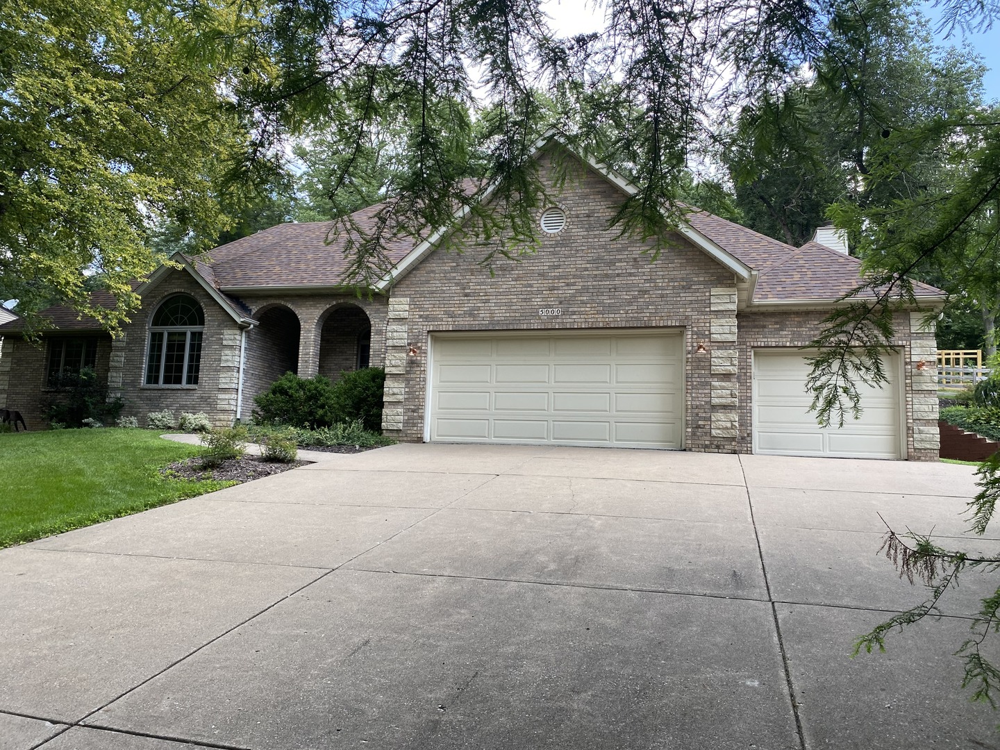 5000 Center Court Property Photo
