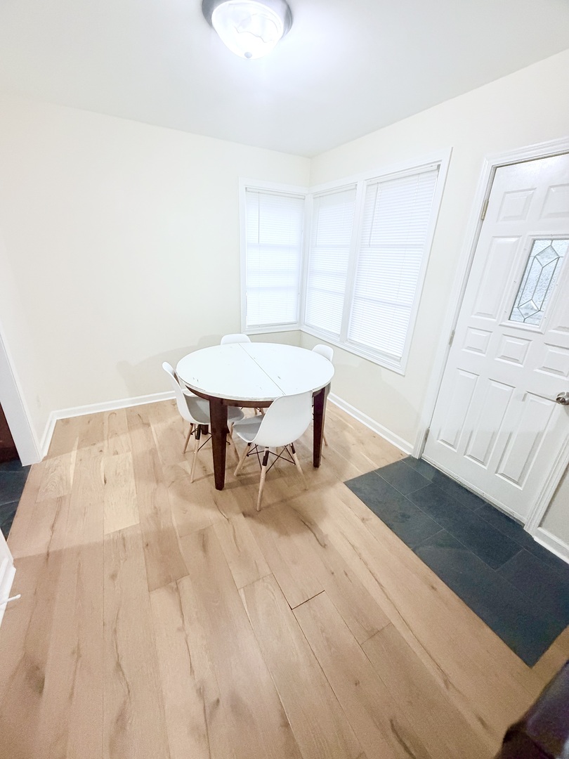 305 S Van Doren Street Property Photo 3