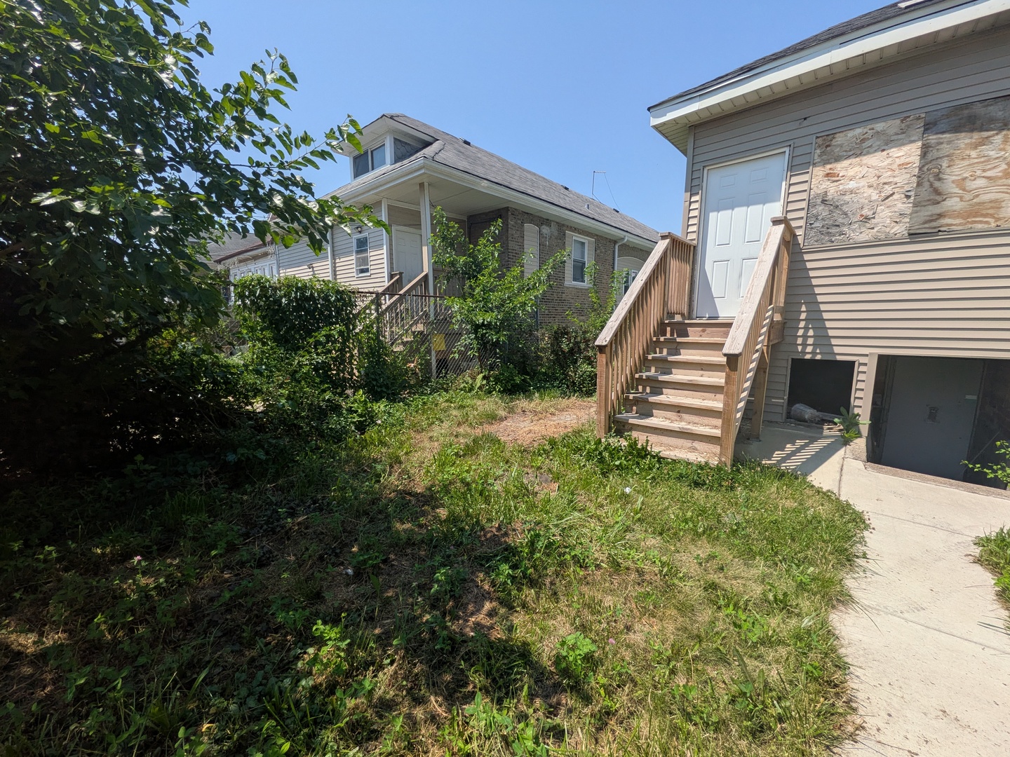 8001 S Laflin Street Property Photo 4