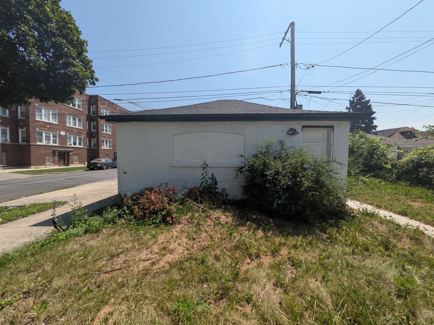8001 S Laflin Street Property Photo 5