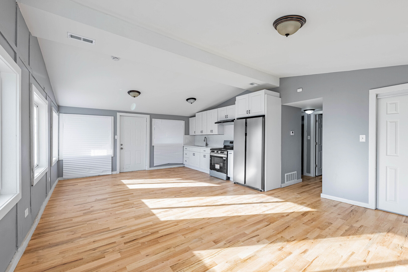 15334 Hoyne Avenue Property Photo 2