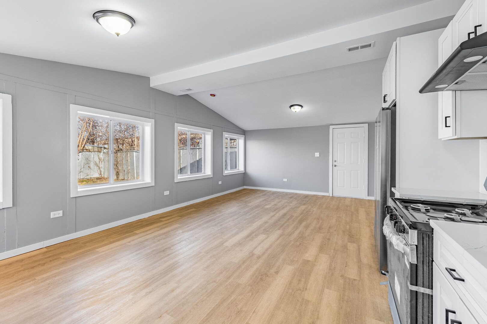 15334 Hoyne Avenue Property Photo 13