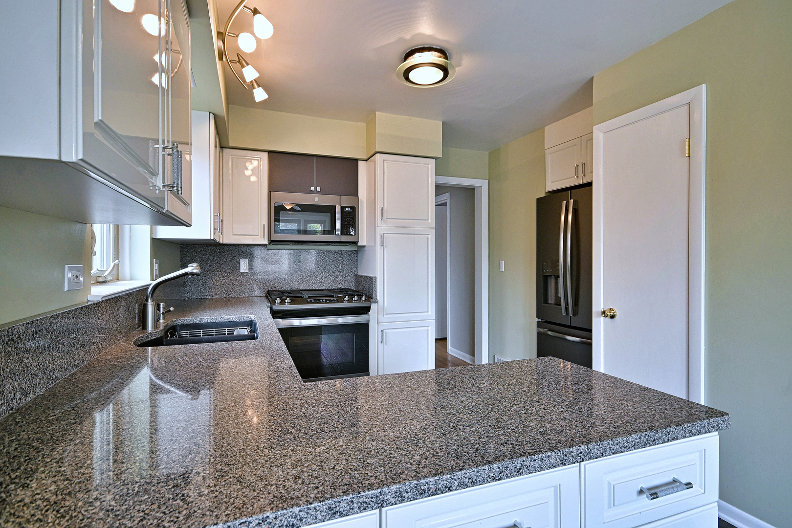 5719 N Orange Avenue Property Photo 15