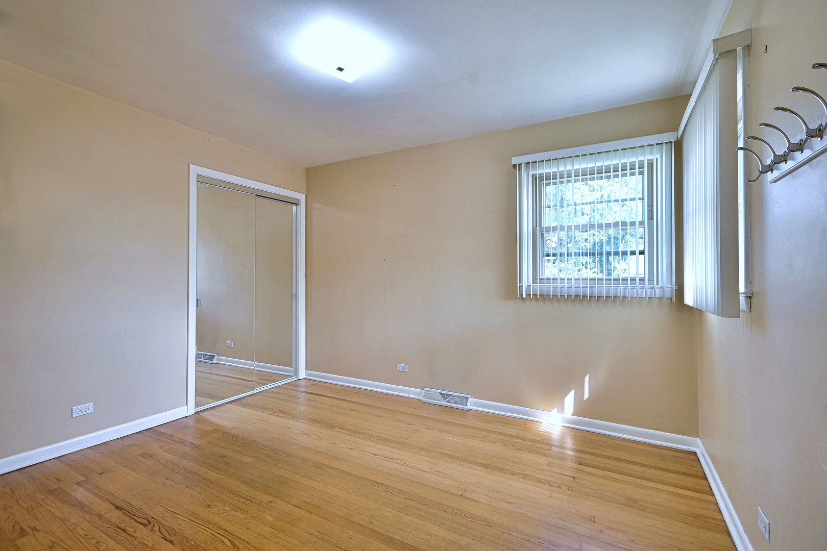 5719 N Orange Avenue Property Photo 16