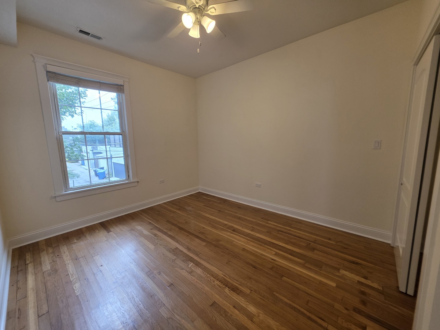 2343 W Winona Street 2e Property Photo 11