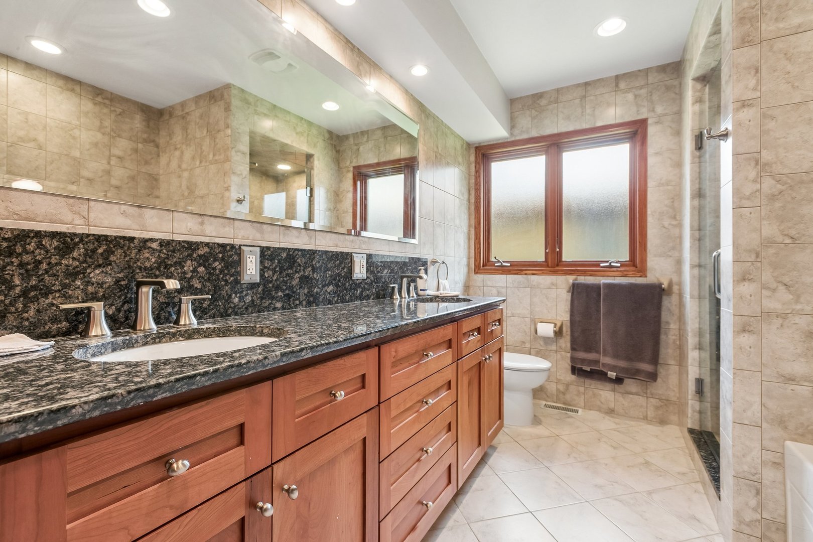 6444 N Kenton Avenue Property Photo 20