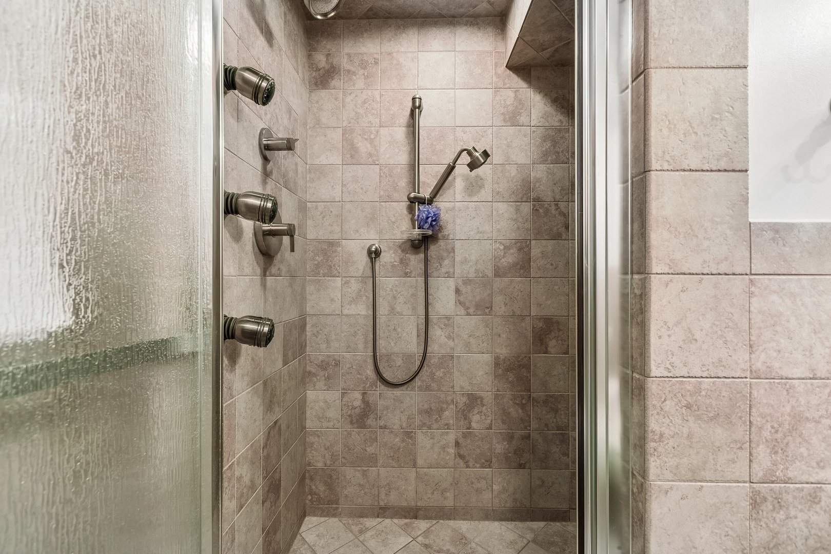 6444 N Kenton Avenue Property Photo 27