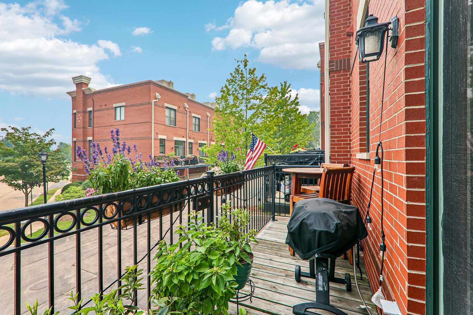 151 N Rose Street E Property Photo 4